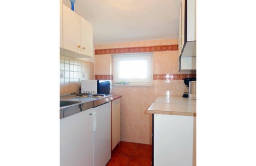 Pinezici Apartment | Nice apartment for 6 people with A/C, pool, WIFI, TV and terrace