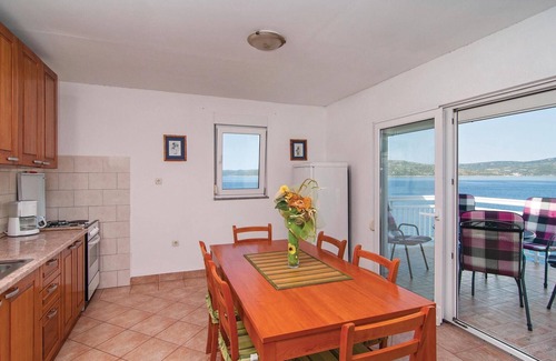 Veliki Drvenik Apartment | Nice apartment in Drvenik Veliki