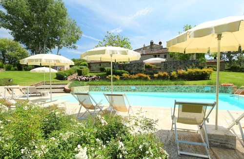 Rapolano Terme Villa | Nice apartment in villa for 4 people with WIFI, pool, TV and patio