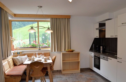 Sankt Anton am Arlberg Villa | Nice apartment in villa for 4 people with WIFI, TV and pets allowed