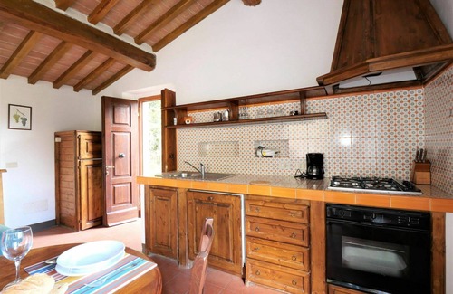 Roccastrada Villa | Nice apartment in villa for 4 guests with WIFI, pool, TV, patio, pets allowed and parking