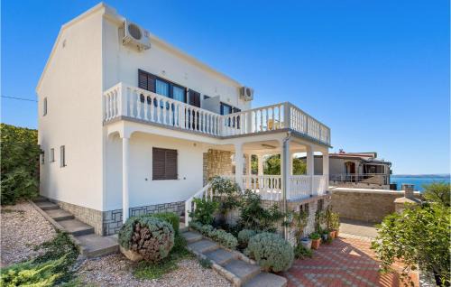 Senj Apartment | Nice Apartment In Jablanac With Kitchen