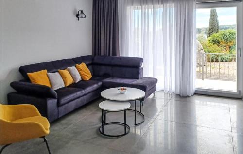 Molunat House | Nice Apartment In Molunat With Wifi