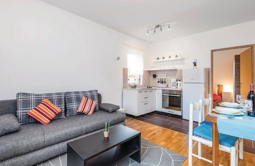 Jasenak Apartment | Nice apartment in Ogulin with kitchen