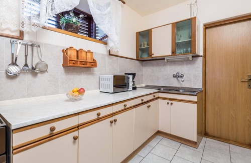 Sveti Juraj Apartment | Nice apartment in Sveti Juraj with WiFi