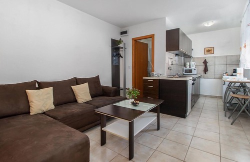 Kraljevica Apartment | Nice apartment in Smrika with kitchen