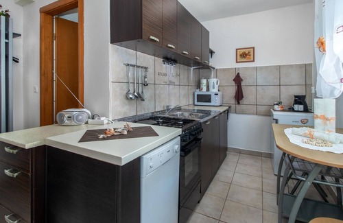 Kraljevica Apartment | Nice apartment in Smrika with kitchen