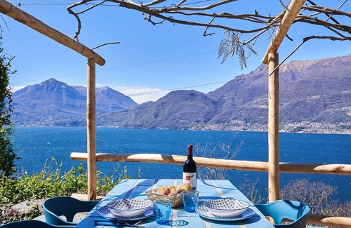 Bellano House | Nice apartment in villa for 2 guests with A/C, WIFI, TV, terrace, pets allowed and parking