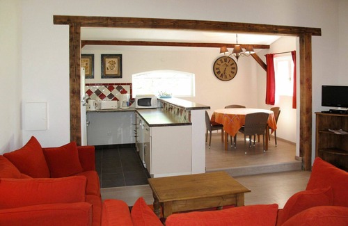 Sigonce Villa | Nice apartment in villa for 8 people with WIFI, pool, TV, patio and pets allowed
