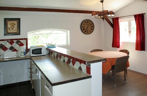 Sigonce Villa | Nice apartment in villa for 8 people with WIFI, pool, TV, patio and pets allowed