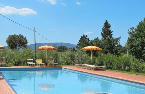 Bivio Pozzo House | Nice apartment in villa for 4 guests with WIFI, pool, TV, patio and parking