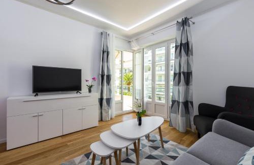 Nice City Centre Apartment | Nice Beach - Promenade Des Anglais