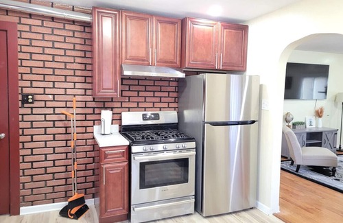 Cheektowaga House | Nice big house with parking, fenced yard