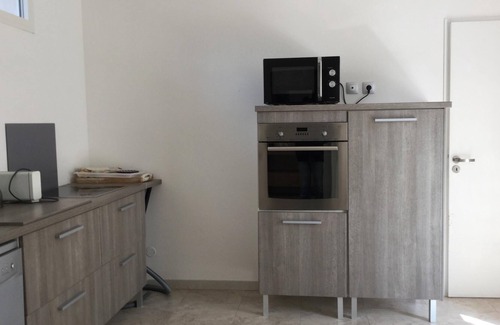 Garrigues House | Nice contemporary style mazet located in the heart of nature,