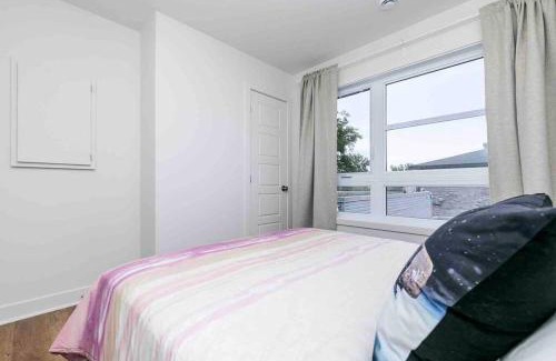 Longueuil Apartment | Nice Cozy & Unique Apartment with Free Parking