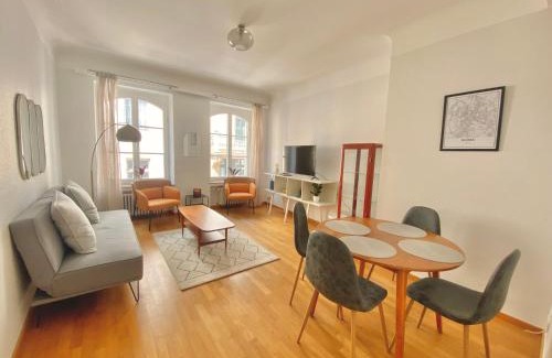 Ville Haute Apartment | Nice Flat in the heart of the City