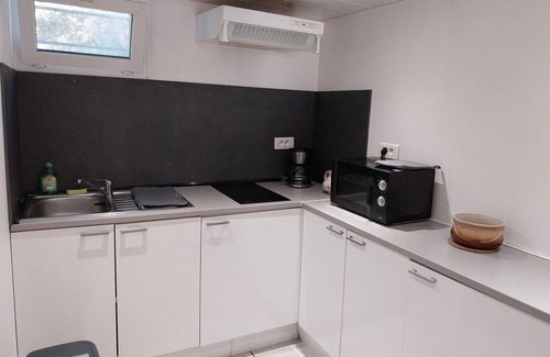 Saint-Germain-les-Corbeil Apartment | Nice one-room studio in a detached house 30km from Paris