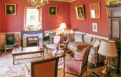 Saint-Martin-des-Combes House | Nice Home In St Martin Des Combes