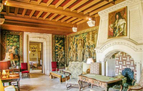 Saint-Martin-des-Combes House | Nice Home In St Martin Des Combes