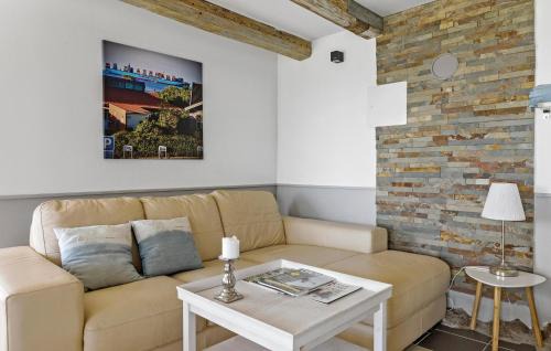 Sandkaas House | Nice Home In Allinge With Kitchen