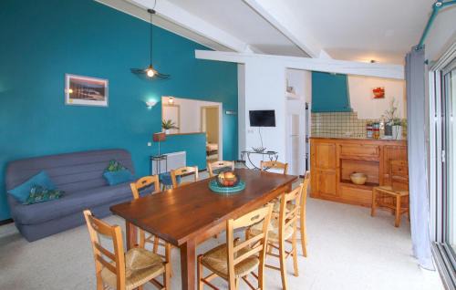 Bourdeaux House | Nice Home In Bourdeaux With Kitchen