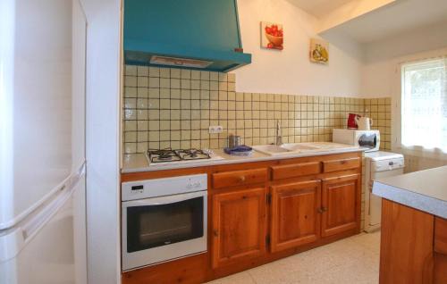 Bourdeaux House | Nice Home In Bourdeaux With Kitchen