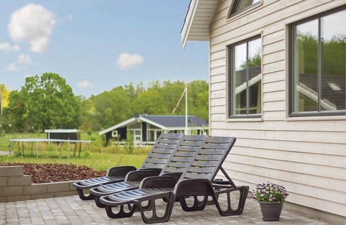 Fjellerup Strand House | Nice home in Glesborg with kitchen