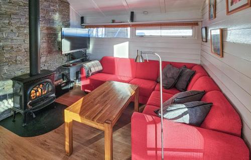 Hol House | Nice Home In Hovet With Wifi