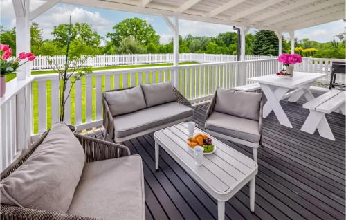 Kolczewo House | Nice Home In Kolczewo With Wifi