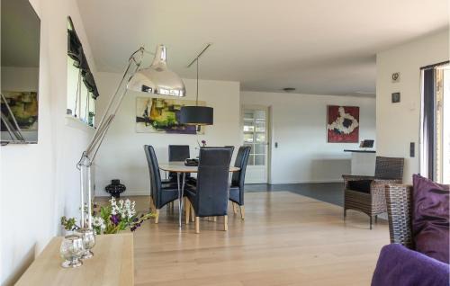Snogebaek House | Nice Home In Nexø With Wifi