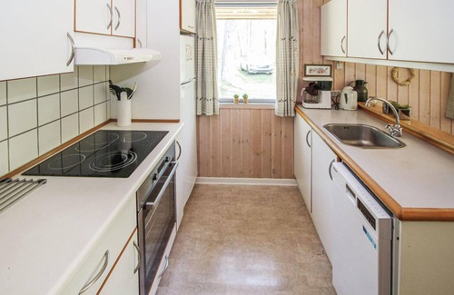 Marup House | Nice home in Samsø with kitchen