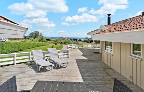 Grønninghoved Strand House | Nice Home In Sjølund With Sauna