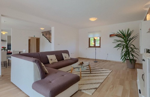 Smoljanci House | Nice home in Svetvincenat
