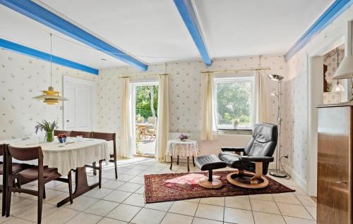 Emmerbølle House | Nice Home In Tranekær With Kitchen
