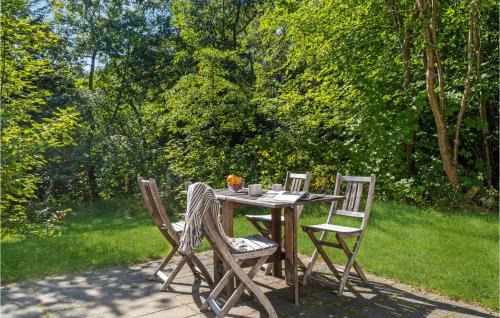 Udsholt House | Nice Home In Vejby With Kitchen