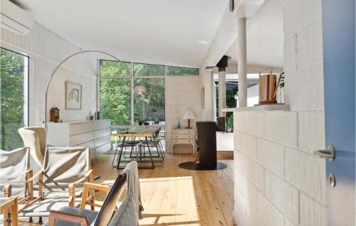 Udsholt House | Nice Home In Vejby With Kitchen