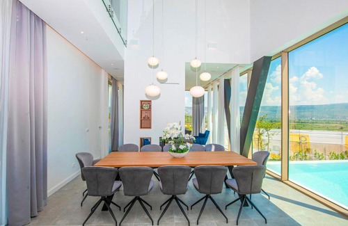 Zmijavci House | Nice home in Zmijavci with Private swimming pool, Outdoor swimming pool and Swimming pool
