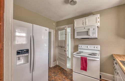 Bristol House | Nice house,Walking distance from Casino (2 Blocks)