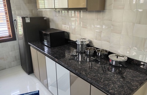 Bengaluru Apartment | Nice North-East corner apartment with very good privacy and ample parking place