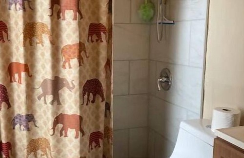 Lockland Apartment | Nice Retreat On Busy Street