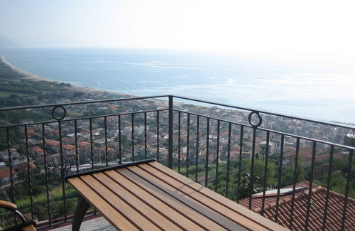 Nicotera House | Nicotera Palmentieri tower with sea view