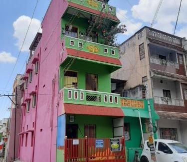 Kanchipuram House | Night Stay Guest House 8PM to 8AM Non AC and No Car Parking Near Kamatchi Amman Temple