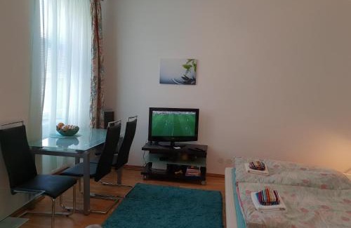Neulerchenfeld Apartment | Nina