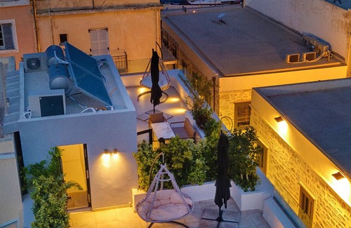 Ermoupoli Apartment | NINEMIAN SUITES SYROS