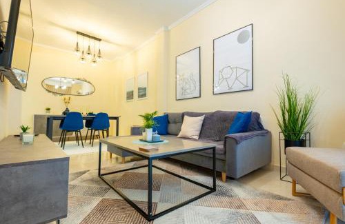 Thessaloniki Apartment | Niovi Stylish Apt - Walk to Promenade - 500 Mbps