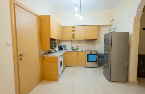 Thessaloniki Apartment | Niovi Stylish Apt - Walk to Promenade - 500 Mbps