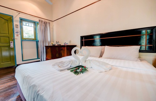 Lagoi Hotel | Nirwana Beach Club