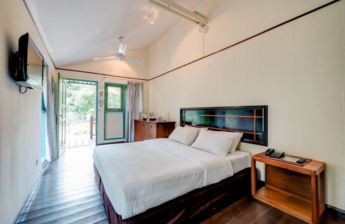 Lagoi Hotel | Nirwana Beach Club