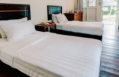 Lagoi Hotel | Nirwana Beach Club