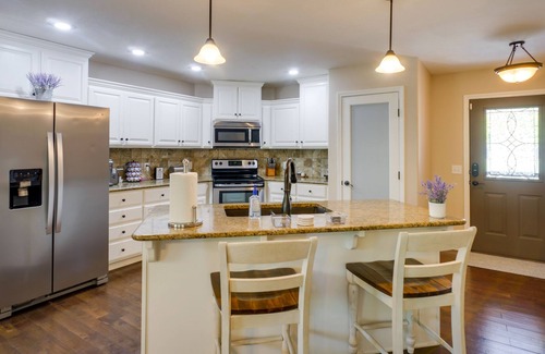 Nixa House | Nixa Family Home - 11 Mi to Downtown Springfield!